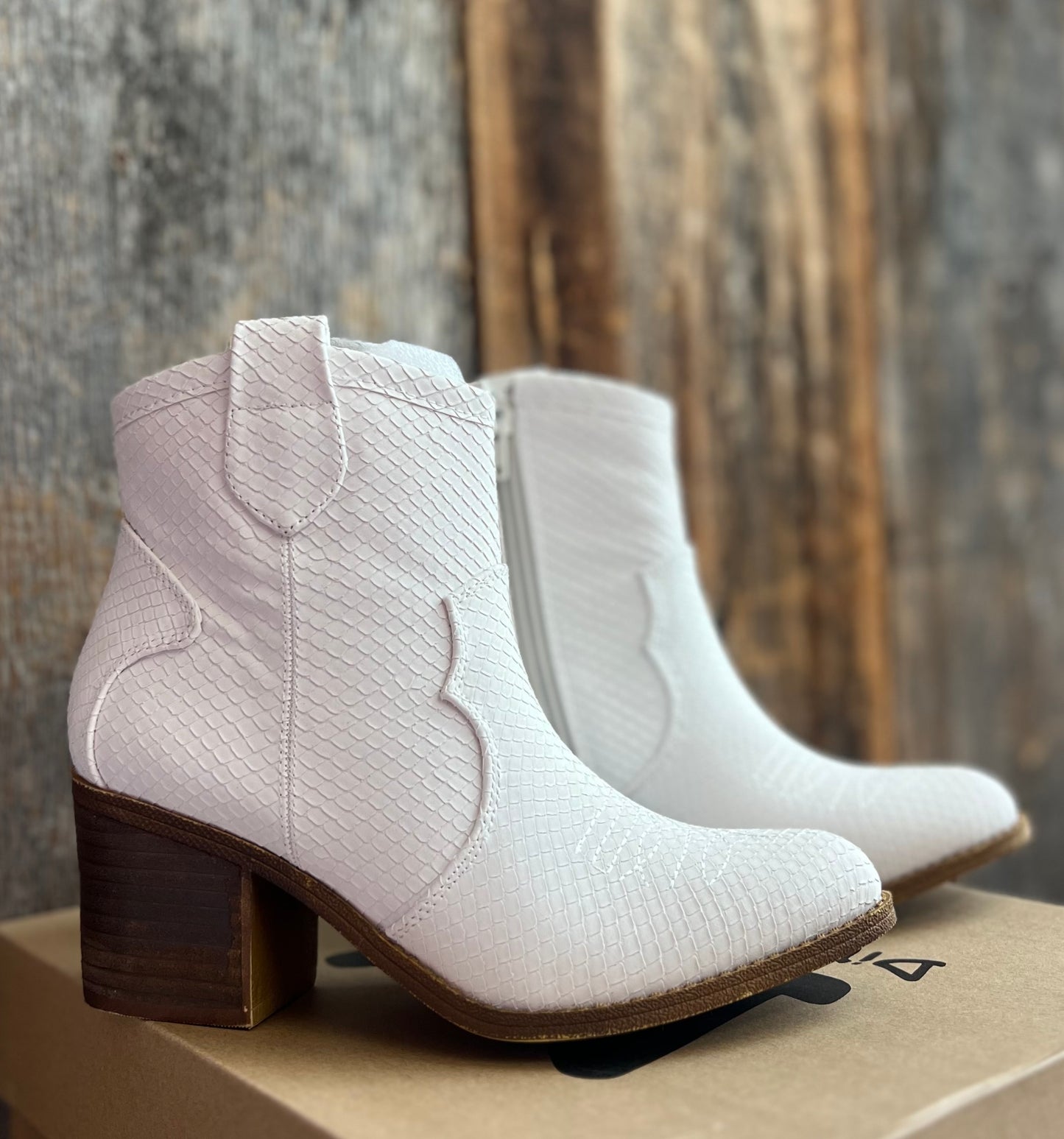 Feelin Sly White Snake Bootie