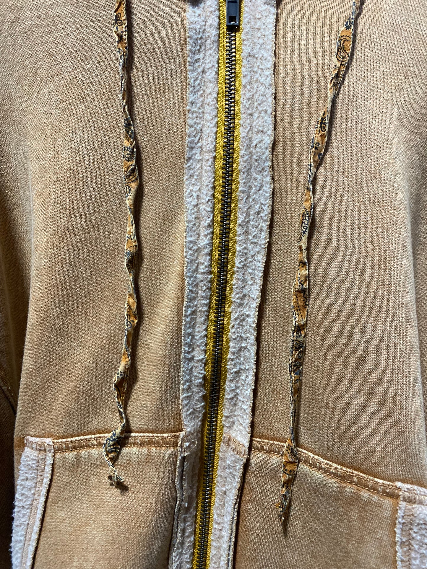 EASEL CAMEL ZIP UP HOODIE