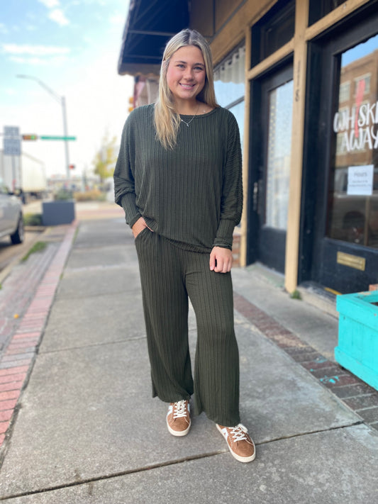 OLIVE RIBBED SET TOP