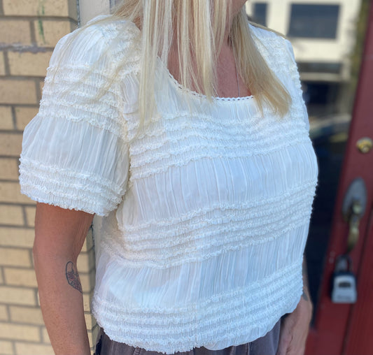 JULIET CREAM BUBBLE SLEEVE TOP
