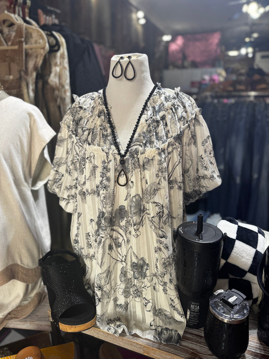 BLACK AND WHITE FLORAL TOP