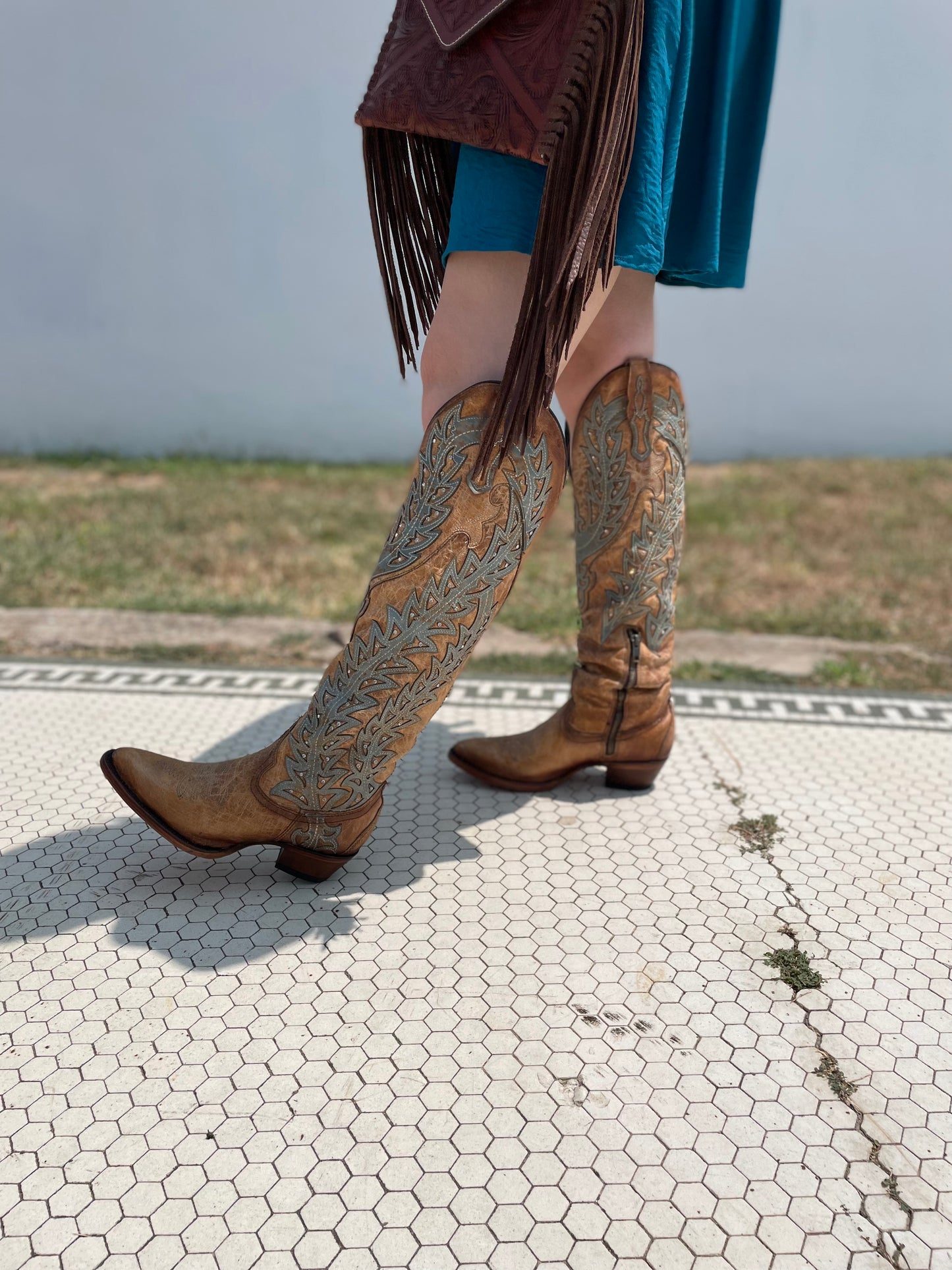 CORRAL WOMENS TAN TURQUOISE CRYSTAL EMBROIDERY TALL BOOTS