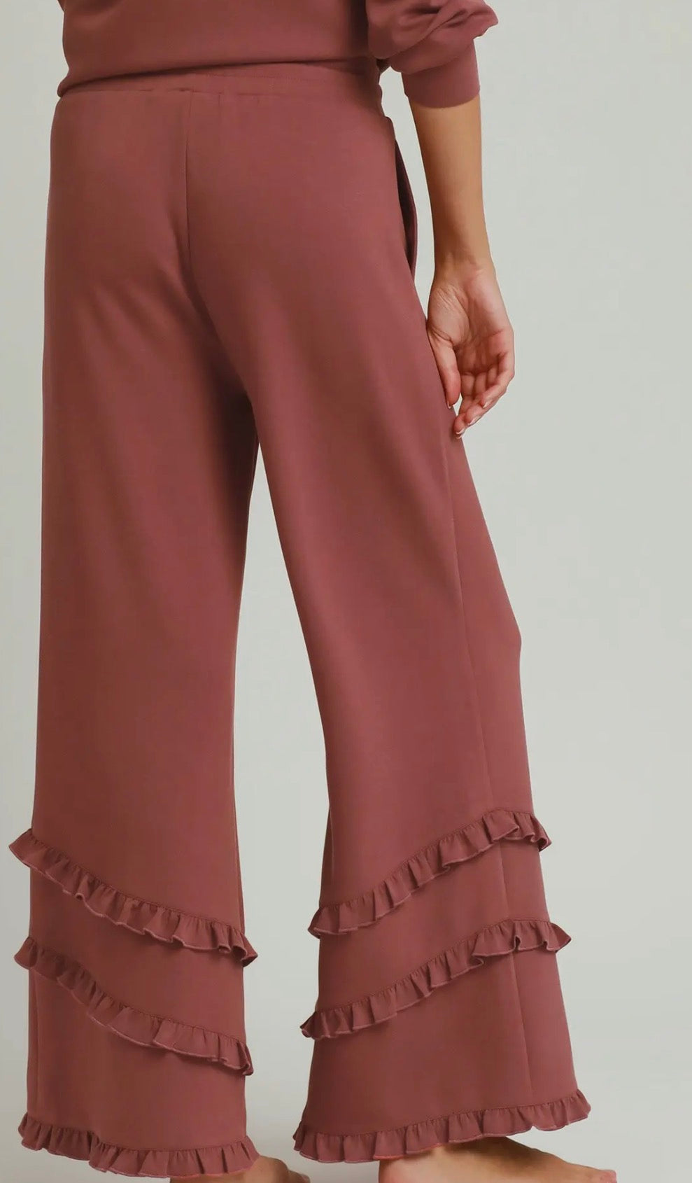 SIENNA RUFFLES LUXEKNIT PANTS SET
