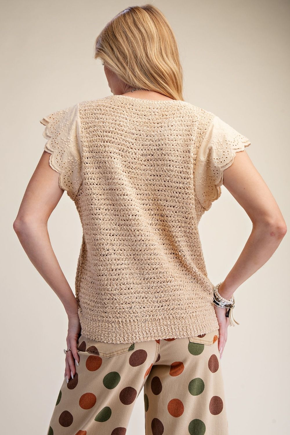 EASEL WING SLEEVES LATTE TOP