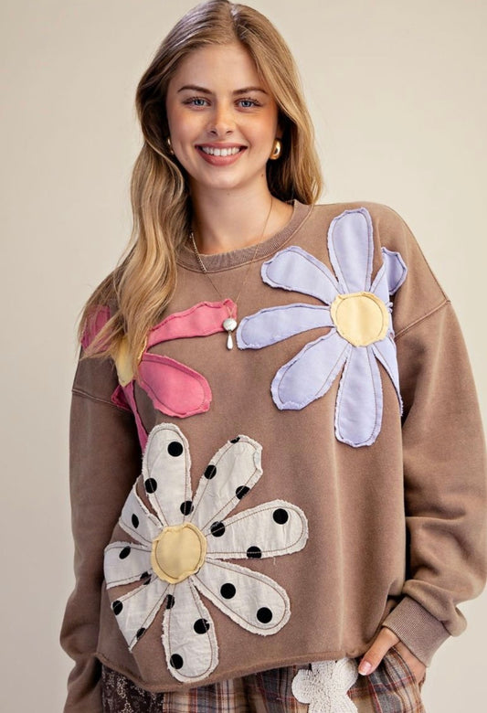 EASEL MOCHA FLOWER PATCH SWEATSHIRT