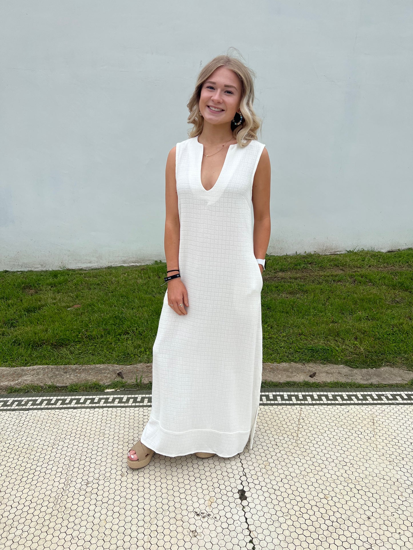 Beach Days White Linen V-Neck Dress
